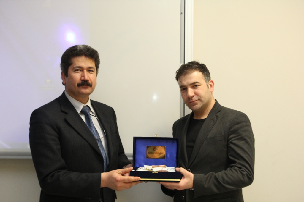 https://ebe.fsm.edu.tr/resimler/upload/Fotograflarla-Yahya-Kemal-Semineri-Gerceklestirildi-6260314.jpg